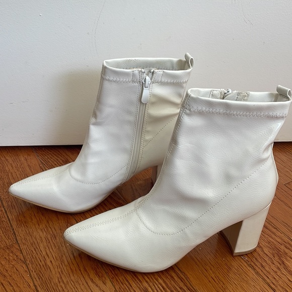 Girlhood white boots - Picture 3 of 5